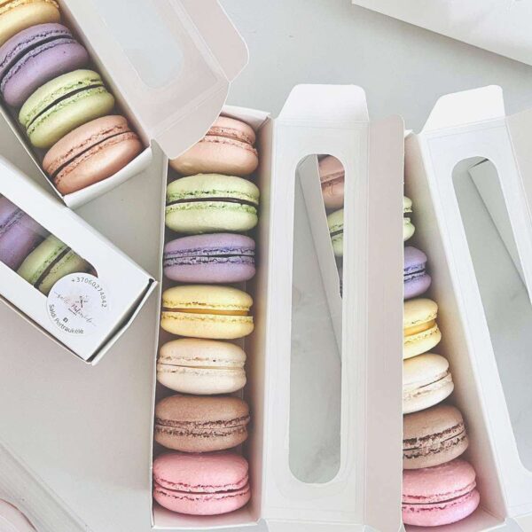 Pikasulkeutuva macarons-rasia ikkunalla, 1 kpl.