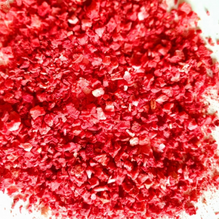 Kuivattuja mansikan paloja, 50 g.